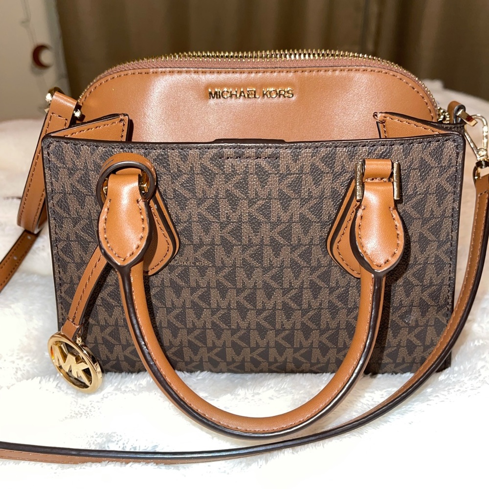 MK Daria 2-in-1 Crossbody Purse